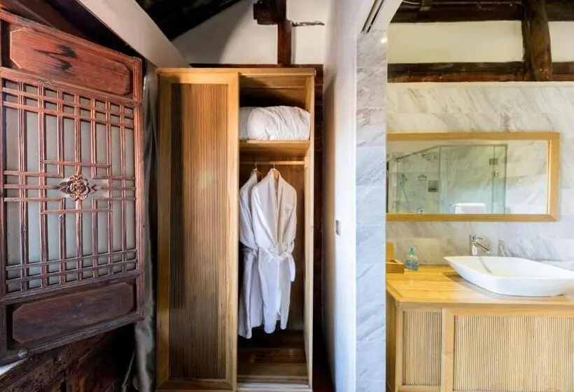 Sviitti Poreallas, Dali Old Courtyard Boutique Inn