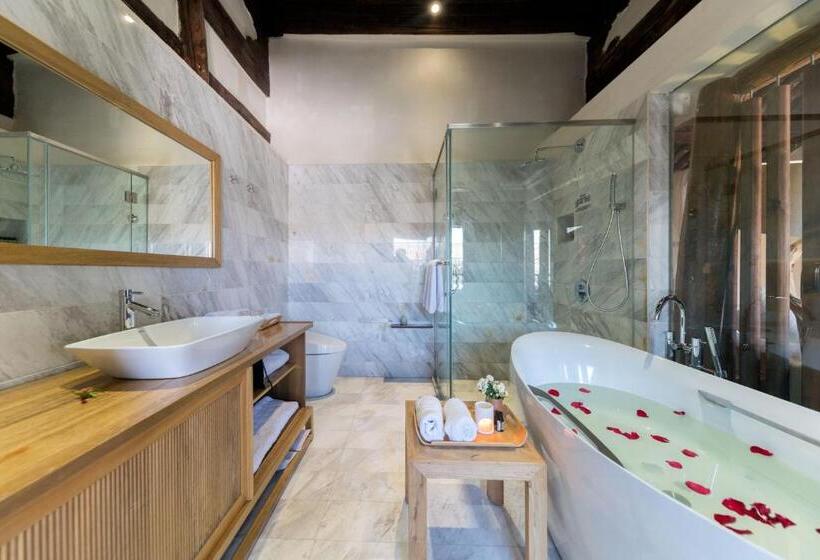 סוויטה עם ג'קוזי, Dali Old Courtyard Boutique Inn