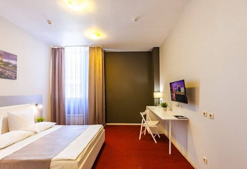 اتاق استاندارد یک نفره, England Hotel Tyumen Centre