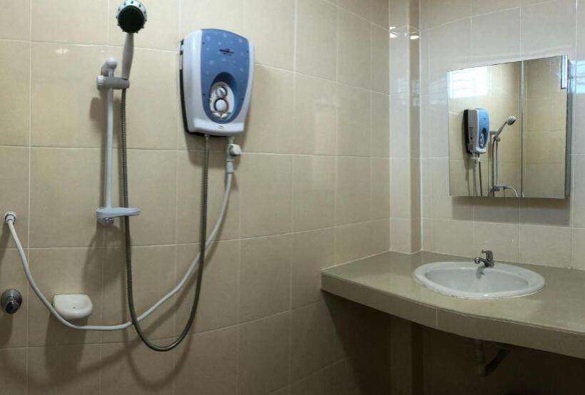 Номер Deluxe, Aam