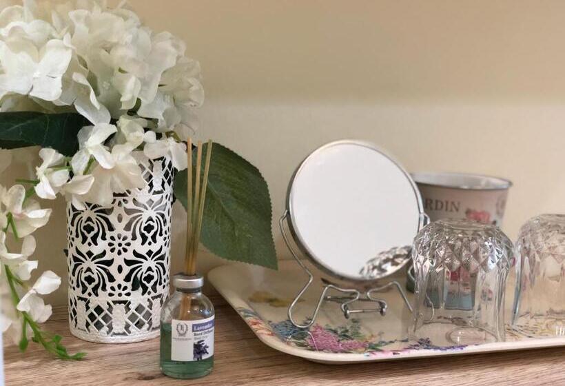 Номер Deluxe, Aam