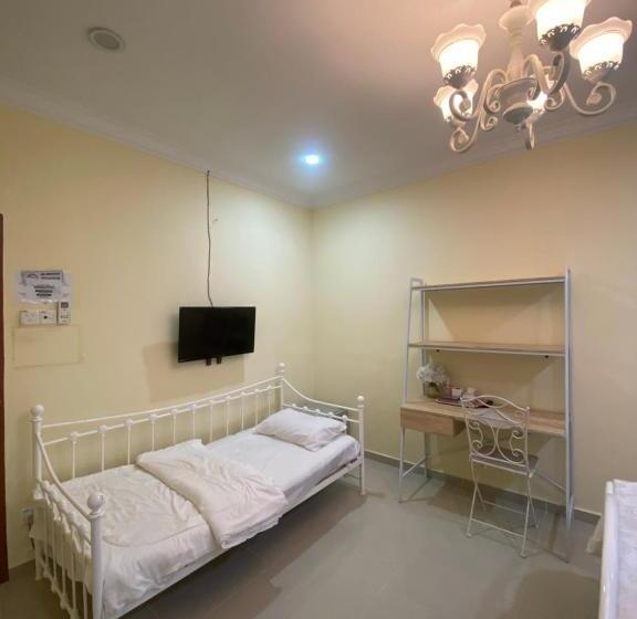 Номер Deluxe, Aam