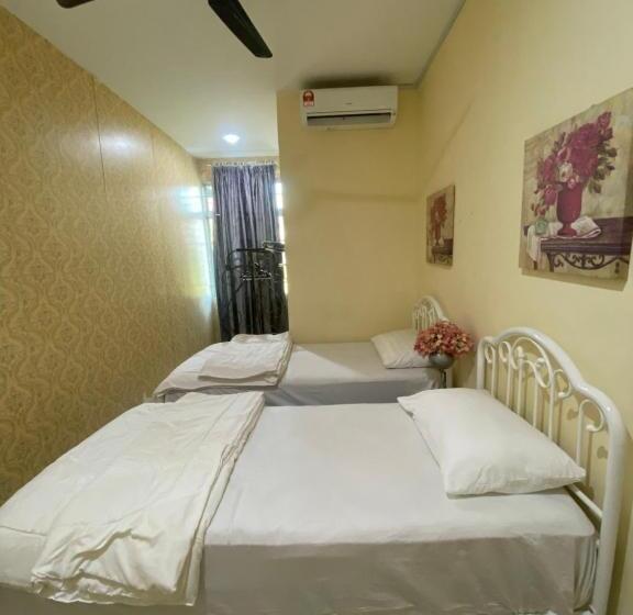 Номер Deluxe, Aam