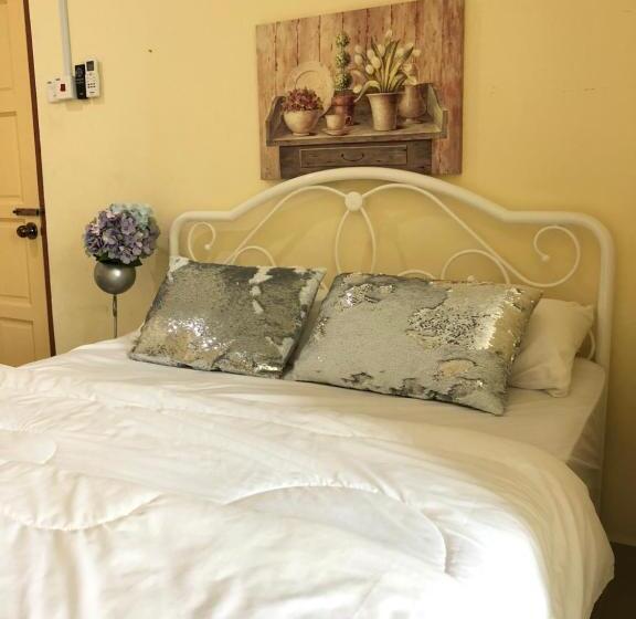 Номер Deluxe, Aam