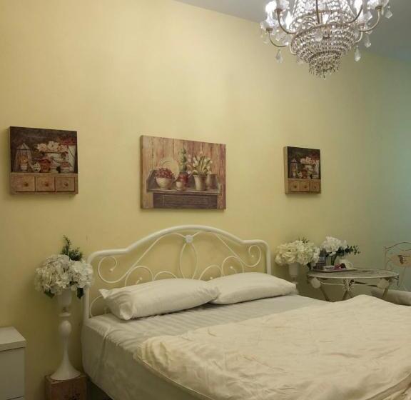 Номер Deluxe, Aam