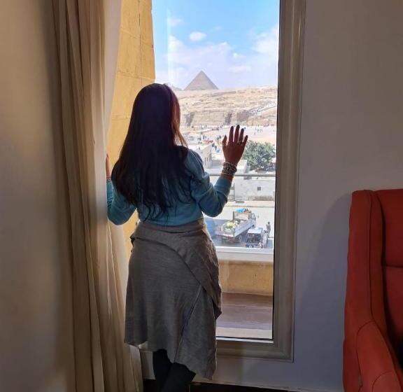 اتاق لوکس با چشمانداز, Hayat Pyramids View