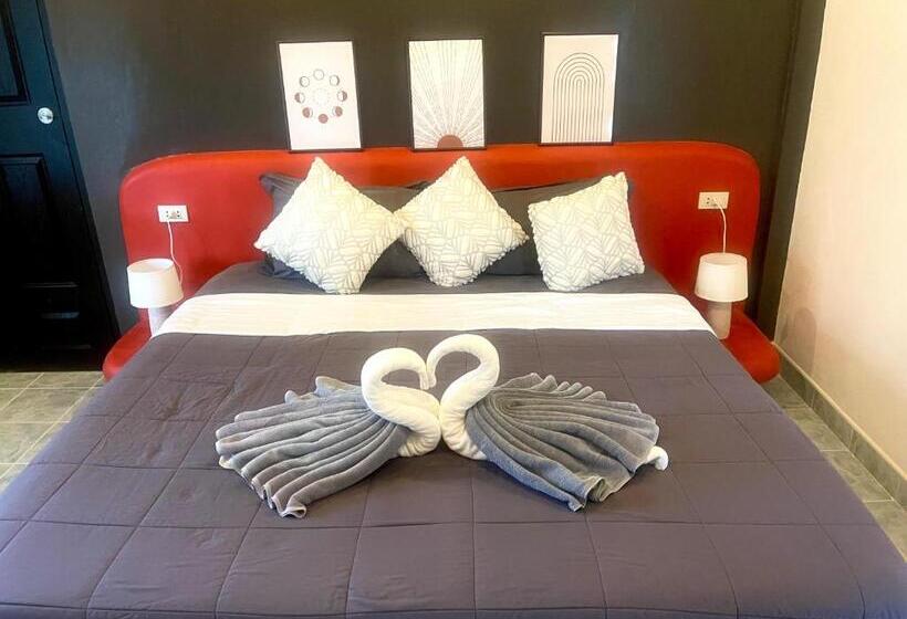 Standard Szoba King Size Bed, Marilyn’s Resort Koh Samui