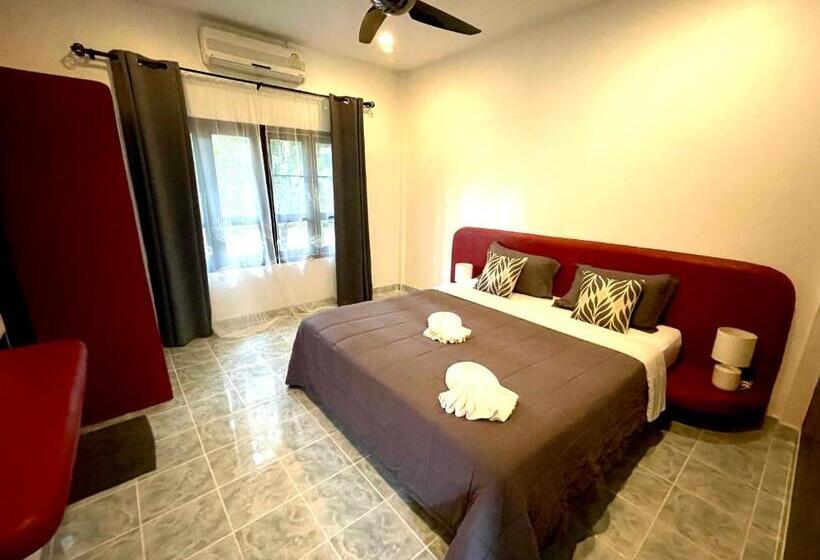 Standard Szoba King Size Bed, Marilyn’s Resort Koh Samui