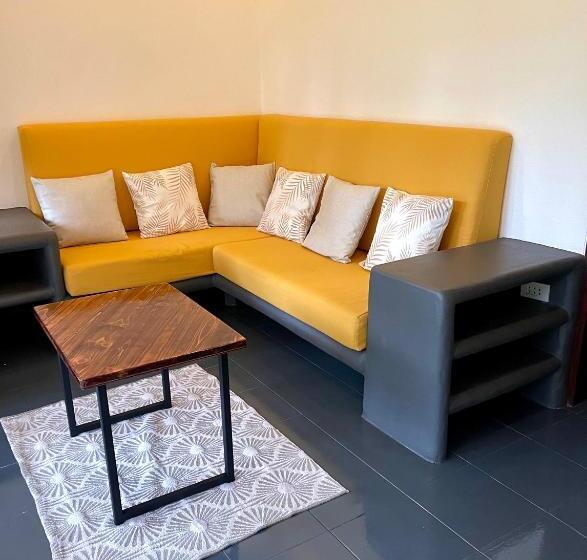 Standard Szoba King Size Bed, Marilyn’s Resort Koh Samui