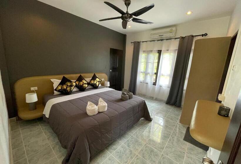 Standard Szoba King Size Bed, Marilyn’s Resort Koh Samui