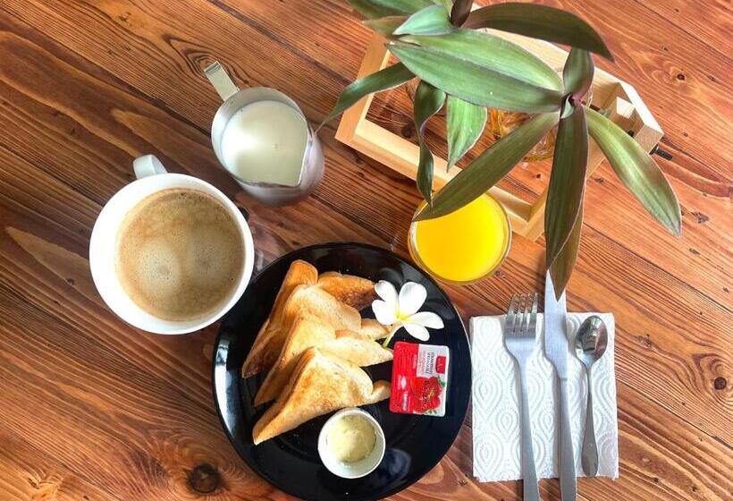 Standard Szoba King Size Bed, Marilyn’s Resort Koh Samui