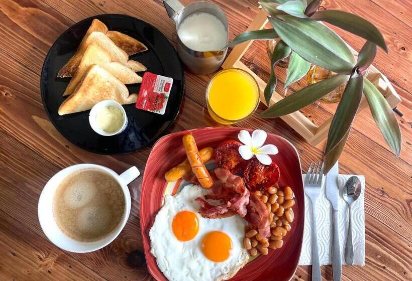 Standard Szoba King Size Bed, Marilyn’s Resort Koh Samui