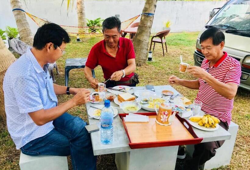 庭の見える１ベッドルームアパートメント, White Villa Airport Transit