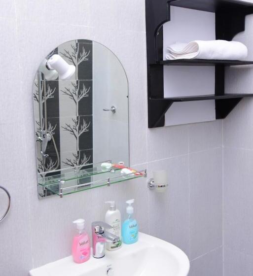 キングサイズベッドのスタンダードルーム, White Villa Airport Transit