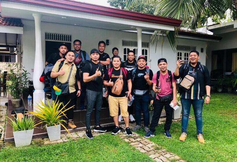 庭の見える１ベッドルームアパートメント, White Villa Airport Transit