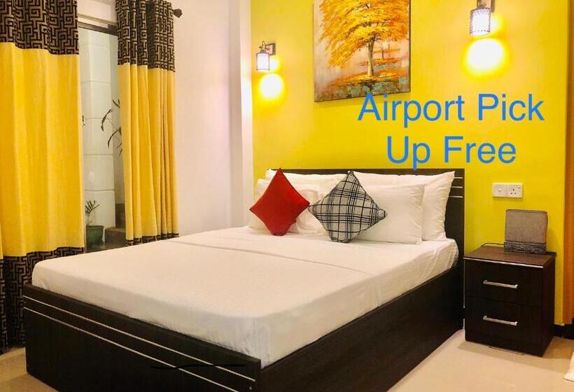 キングサイズベッドのスタンダードルーム, White Villa Airport Transit