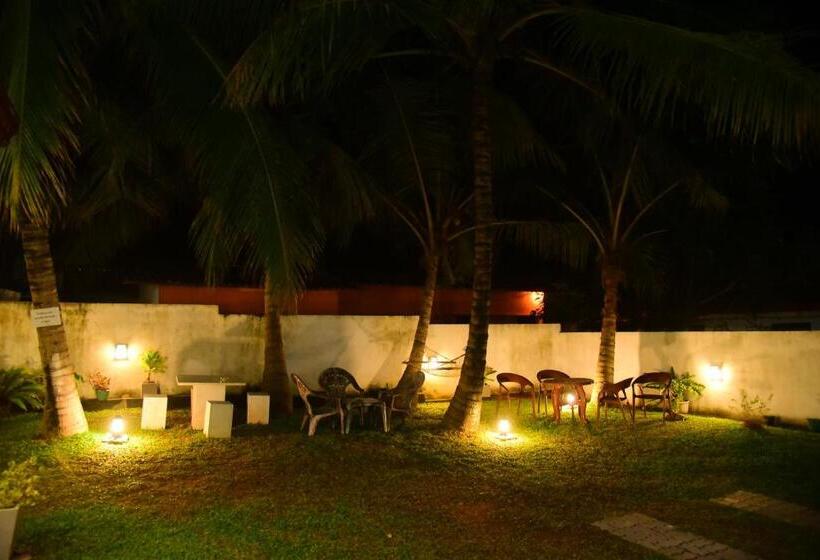 キングサイズベッドのデラックスルーム, White Villa Airport Transit