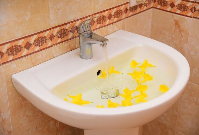 スタンダードトリプルルーム, White Villa Airport Transit