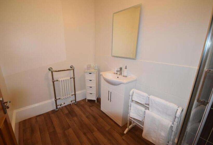 غرفة قياسية سرير كينج, Gordon House