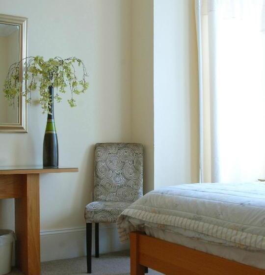 غرفة قياسية سرير كينج, Gordon House