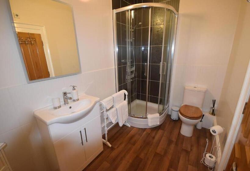 غرفة قياسية سرير كينج, Gordon House