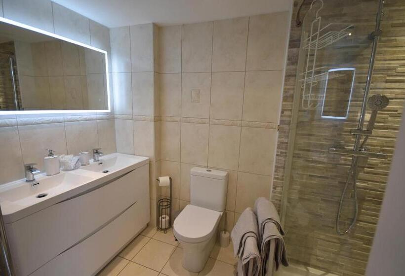 غرفة سوبيريور سرير كينج, Gordon House