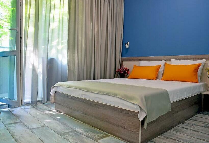 غرفة قياسية رباعية مزودة بشُرفة, Visito Aparthouse