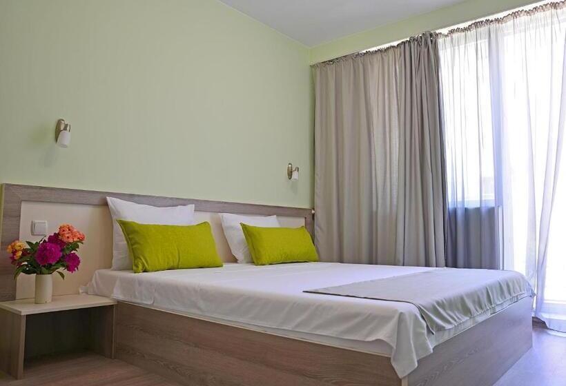 غرفة قياسية رباعية مزودة بشُرفة, Visito Aparthouse