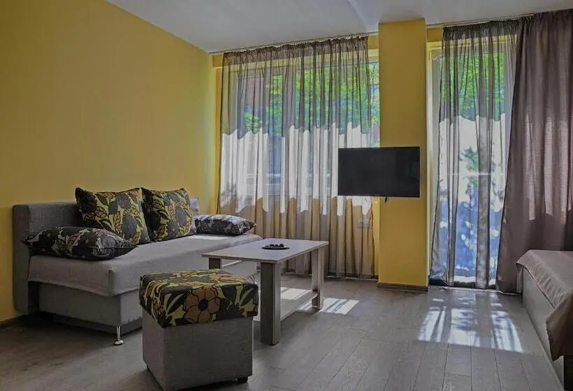 اتاق استاندارد چهارنفره با بالکن, Visito Aparthouse