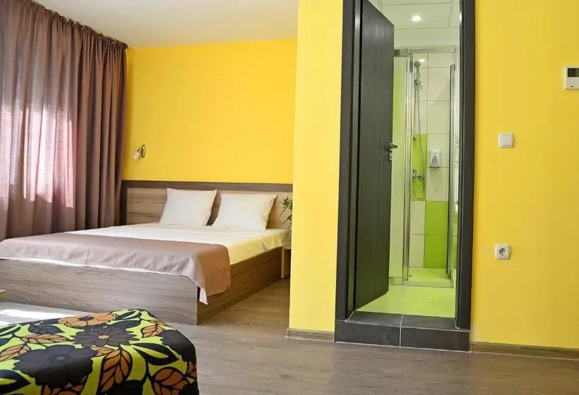 اتاق استاندارد چهارنفره با بالکن, Visito Aparthouse