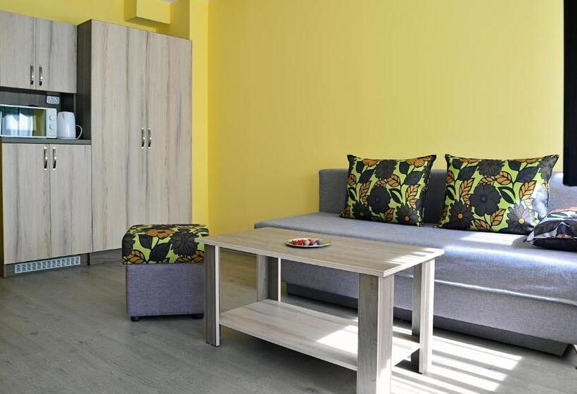 غرفة قياسية رباعية مزودة بشُرفة, Visito Aparthouse