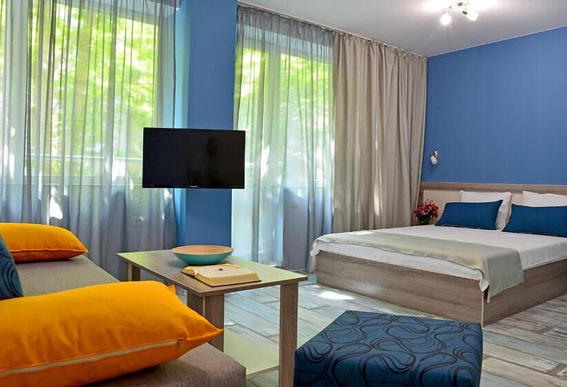 غرفة قياسية رباعية مزودة بشُرفة, Visito Aparthouse