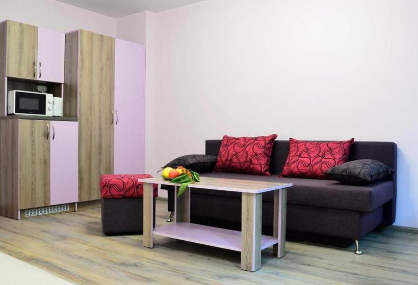 غرفة قياسية رباعية مزودة بشُرفة, Visito Aparthouse