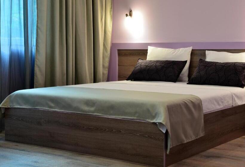 غرفة قياسية رباعية مزودة بشُرفة, Visito Aparthouse