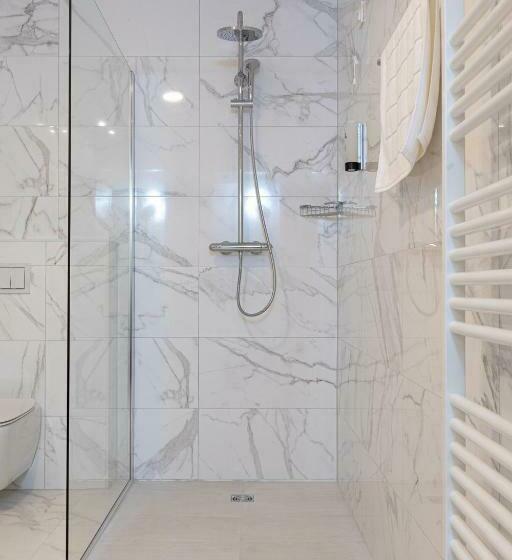 غرفة ديلوكس سرير كينج, In Excelsis