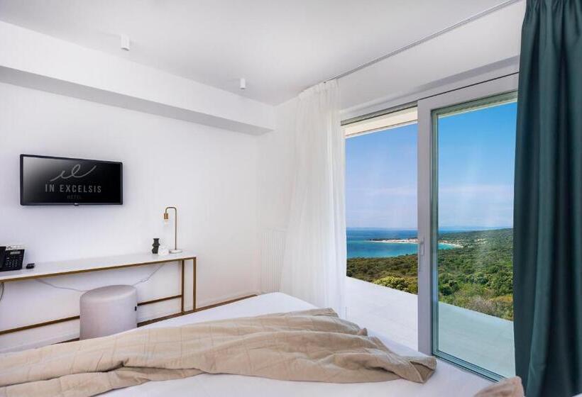 جناح ديلوكس مطل على البحر, In Excelsis