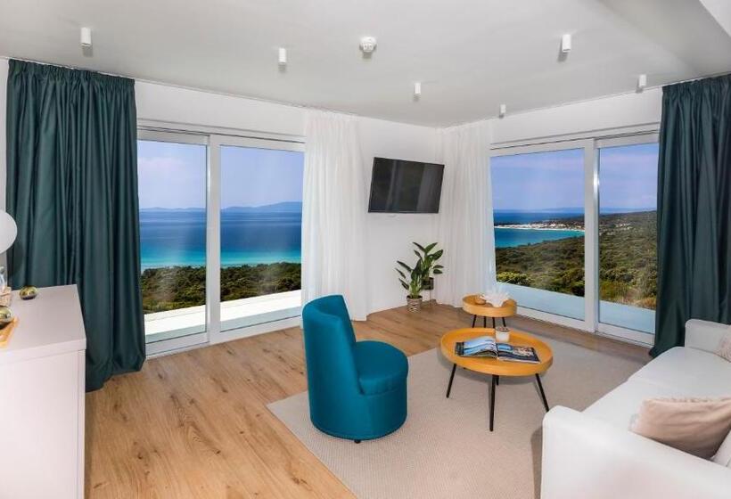 جناح ديلوكس مطل على البحر, In Excelsis