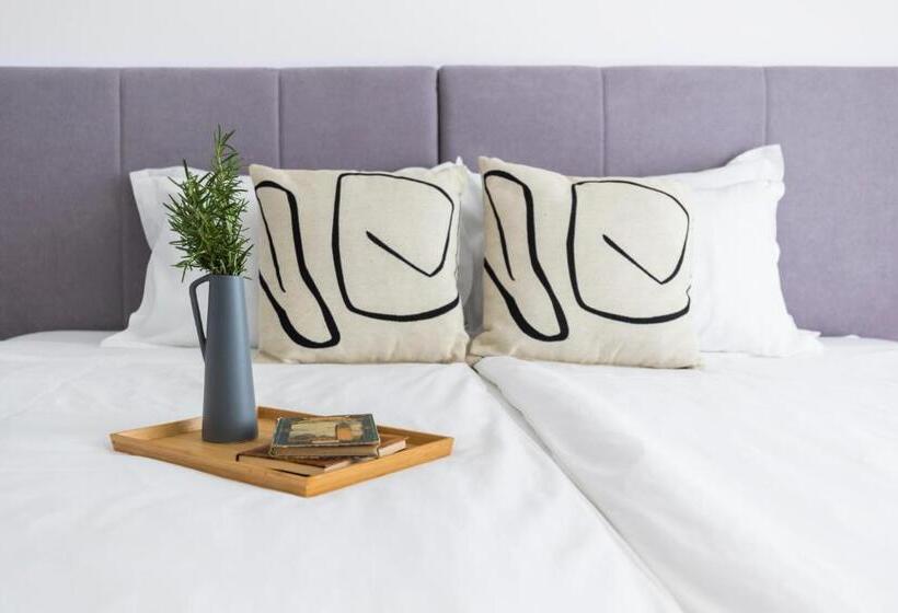 جناح بريميوم مطل علي البحر, In Excelsis