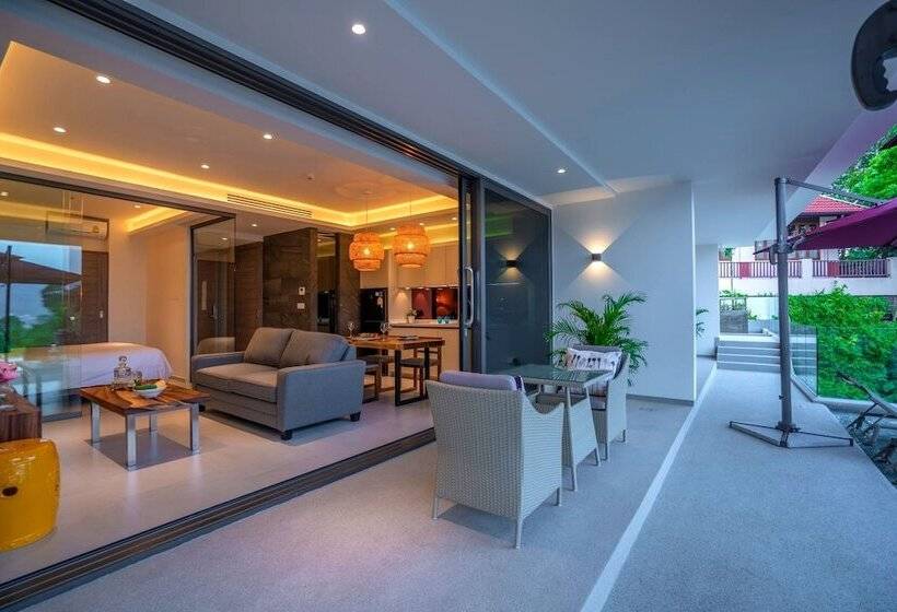 Suit Deluxe, Patong Heights