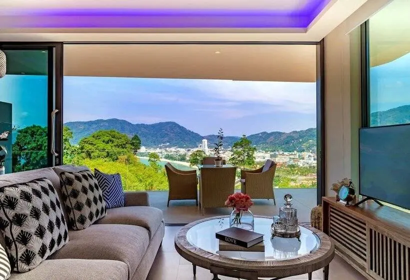 سوئیت پرزیدنت, Patong Heights