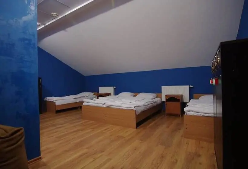 تختخواب در اتاق مشترک, Hostel House Sochi