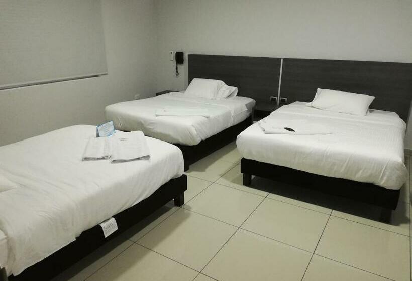 חדר משפחתי, Doral Inn