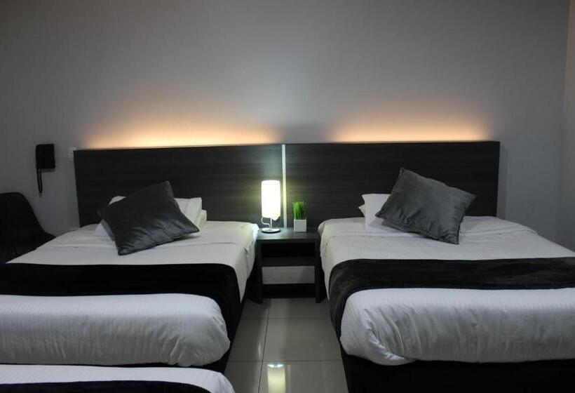 חדר סטנדרט לשלושה, Doral Inn