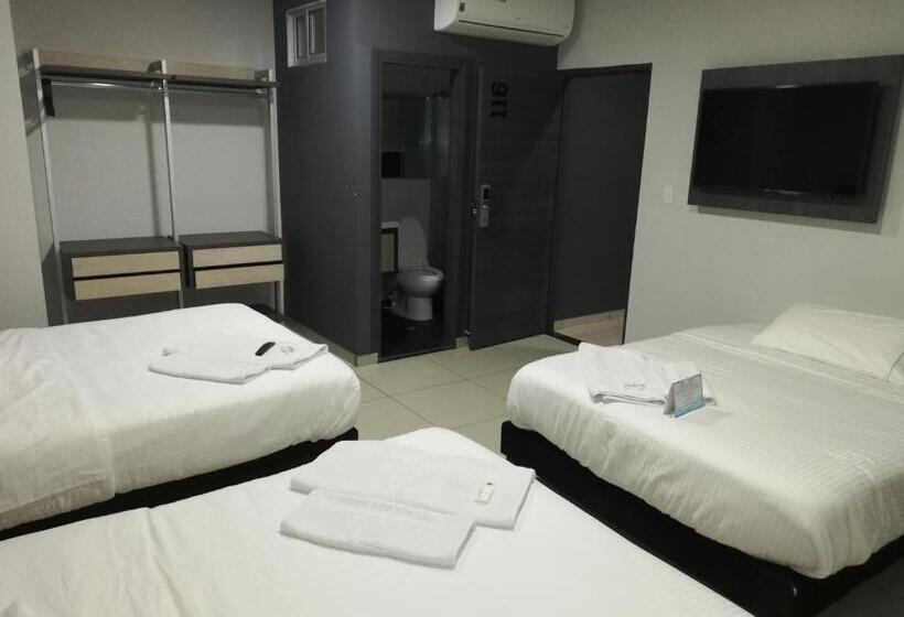 חדר סטנדרט לשלושה, Doral Inn