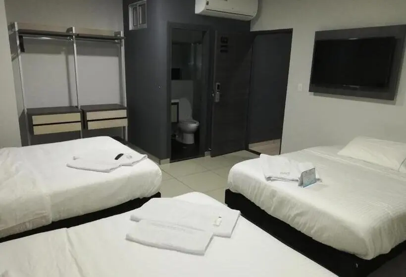 ファミリールーム, Doral Inn