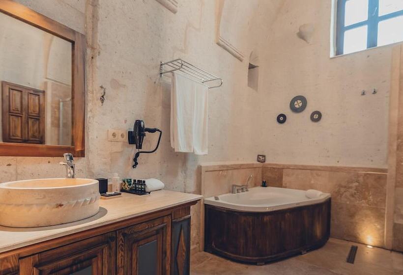 豪华套房, Nino Cave Suites