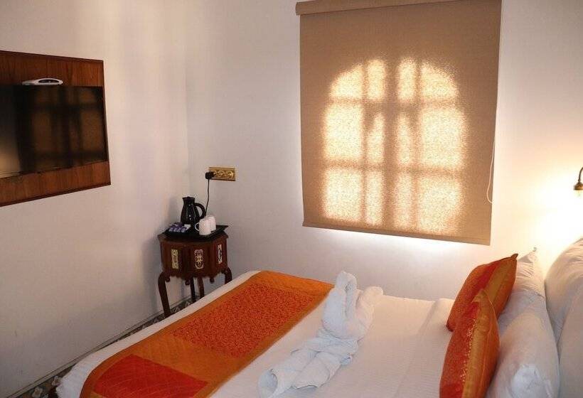 Номер Deluxe, Nirbana Palace   A Heritage Hotel And Spa