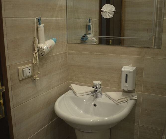 اتاق استاندارد با چشم‌انداز, Pyramids Sun Capital