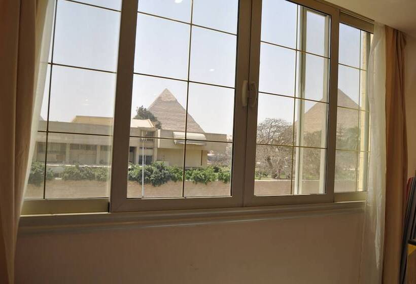 اتاق استاندارد با چشم‌انداز, Pyramids Sun Capital