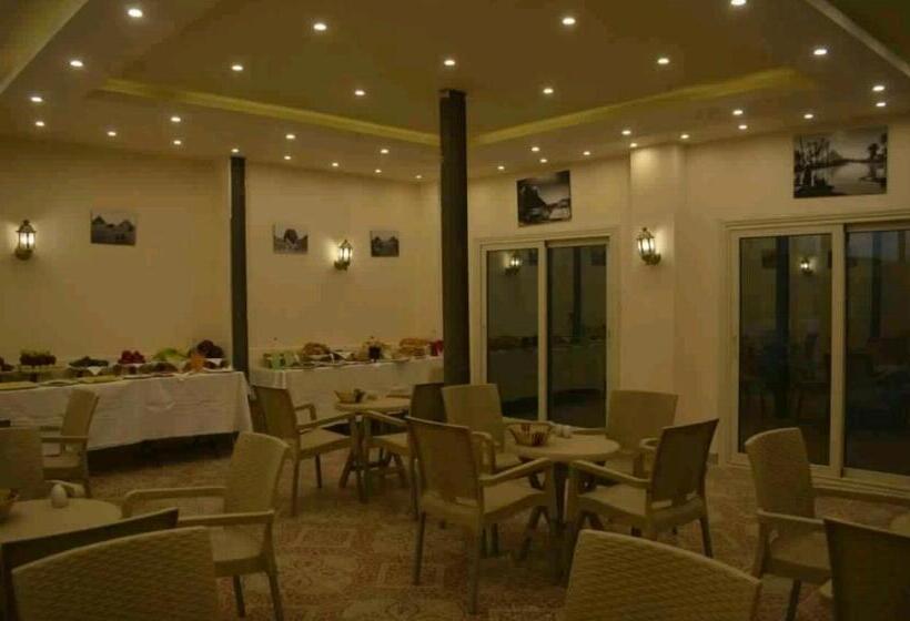 اتاق استاندارد با چشم‌انداز, Pyramids Sun Capital